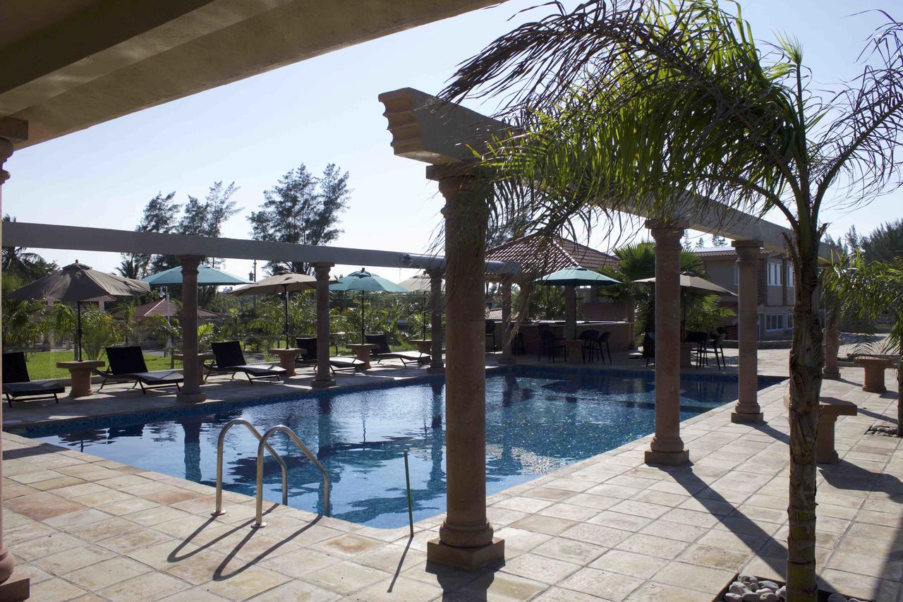 Ananta Hotel Casitas Exterior foto