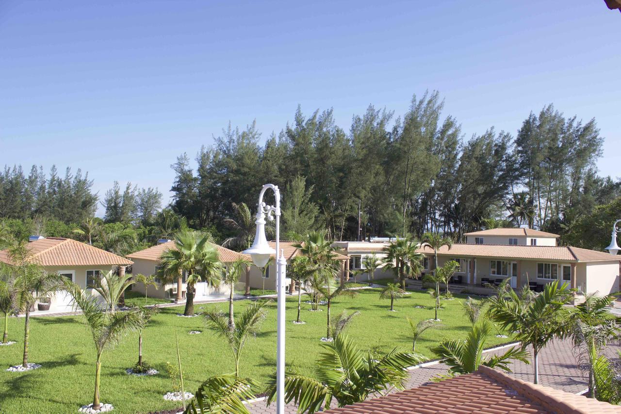 Ananta Hotel Casitas Exterior foto